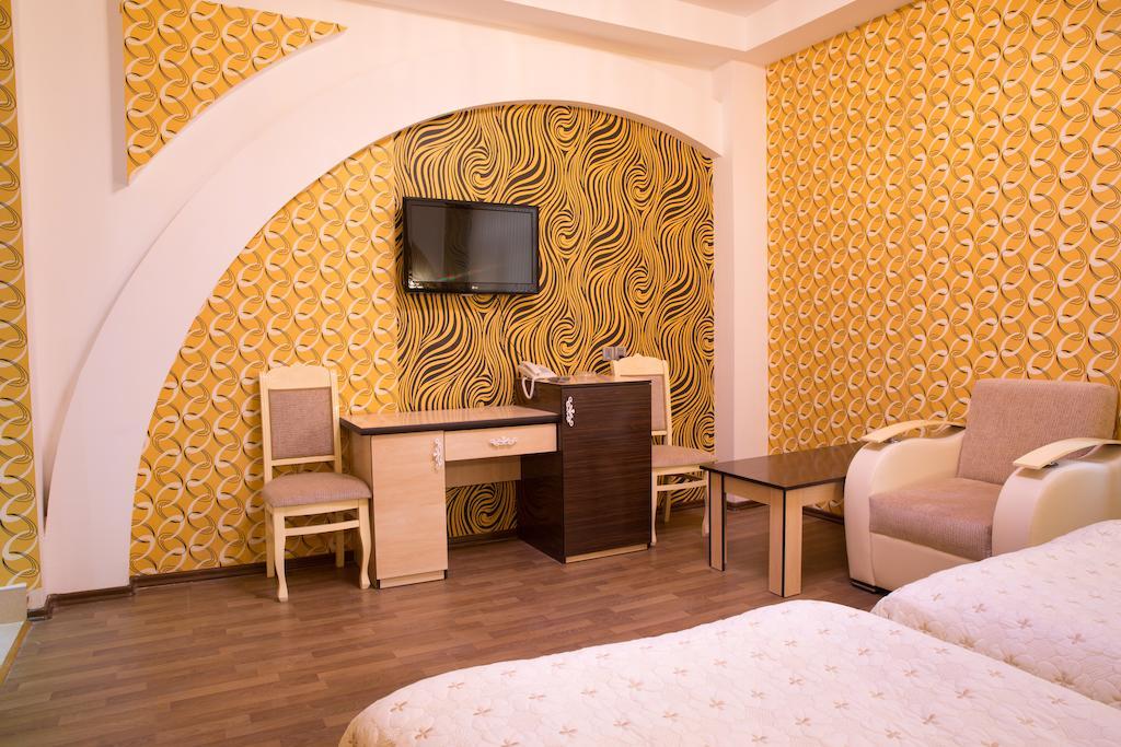 Cinema Boutique Hotel Ganja Exterior photo